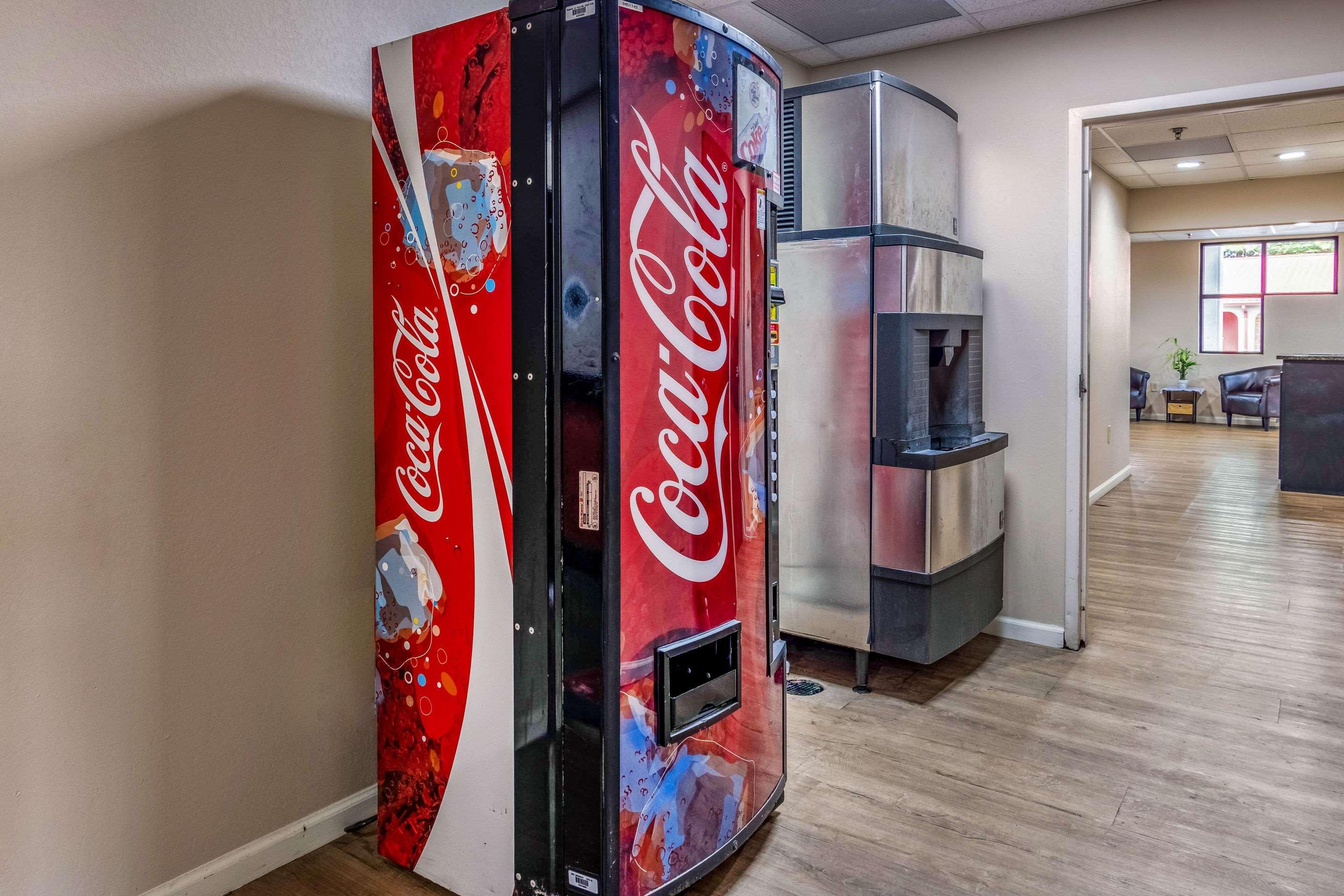Americas Best Value Inn Opelika Esterno foto