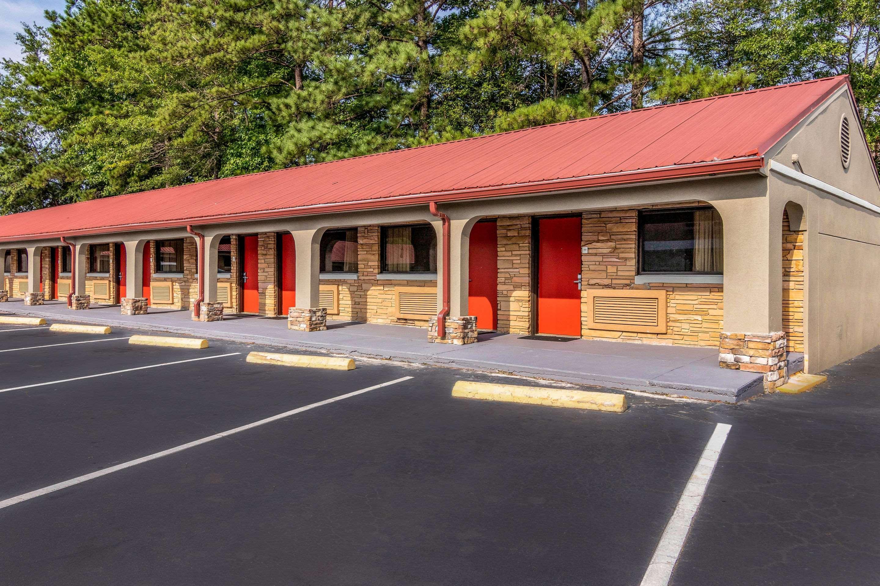 Americas Best Value Inn Opelika Esterno foto