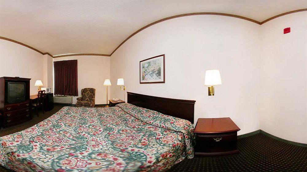 Americas Best Value Inn Opelika Esterno foto
