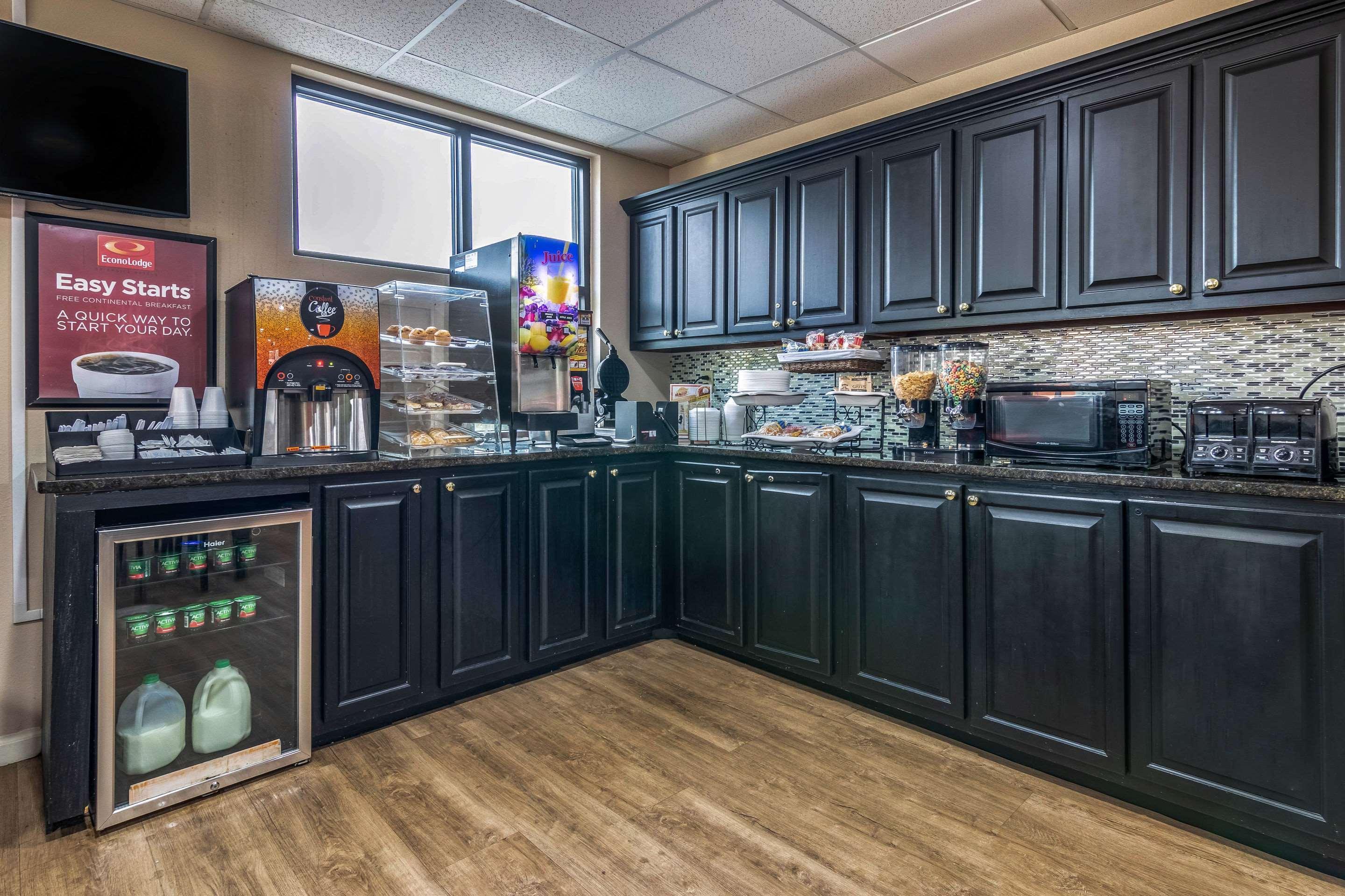 Americas Best Value Inn Opelika Esterno foto