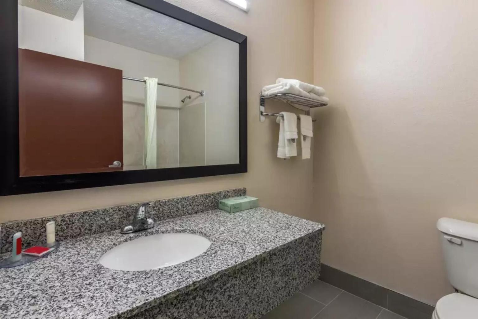 Americas Best Value Inn Opelika Esterno foto