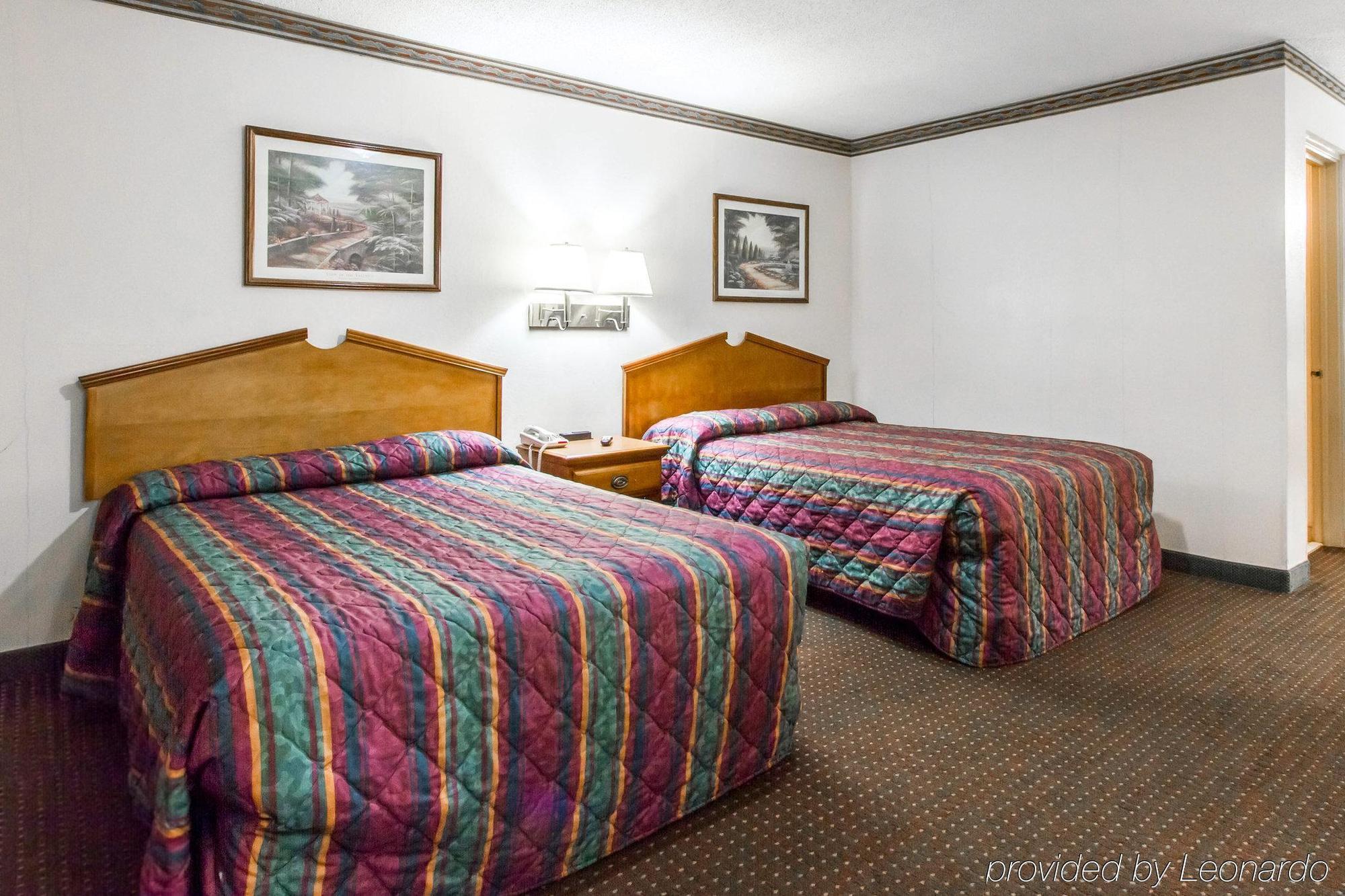 Americas Best Value Inn Opelika Esterno foto