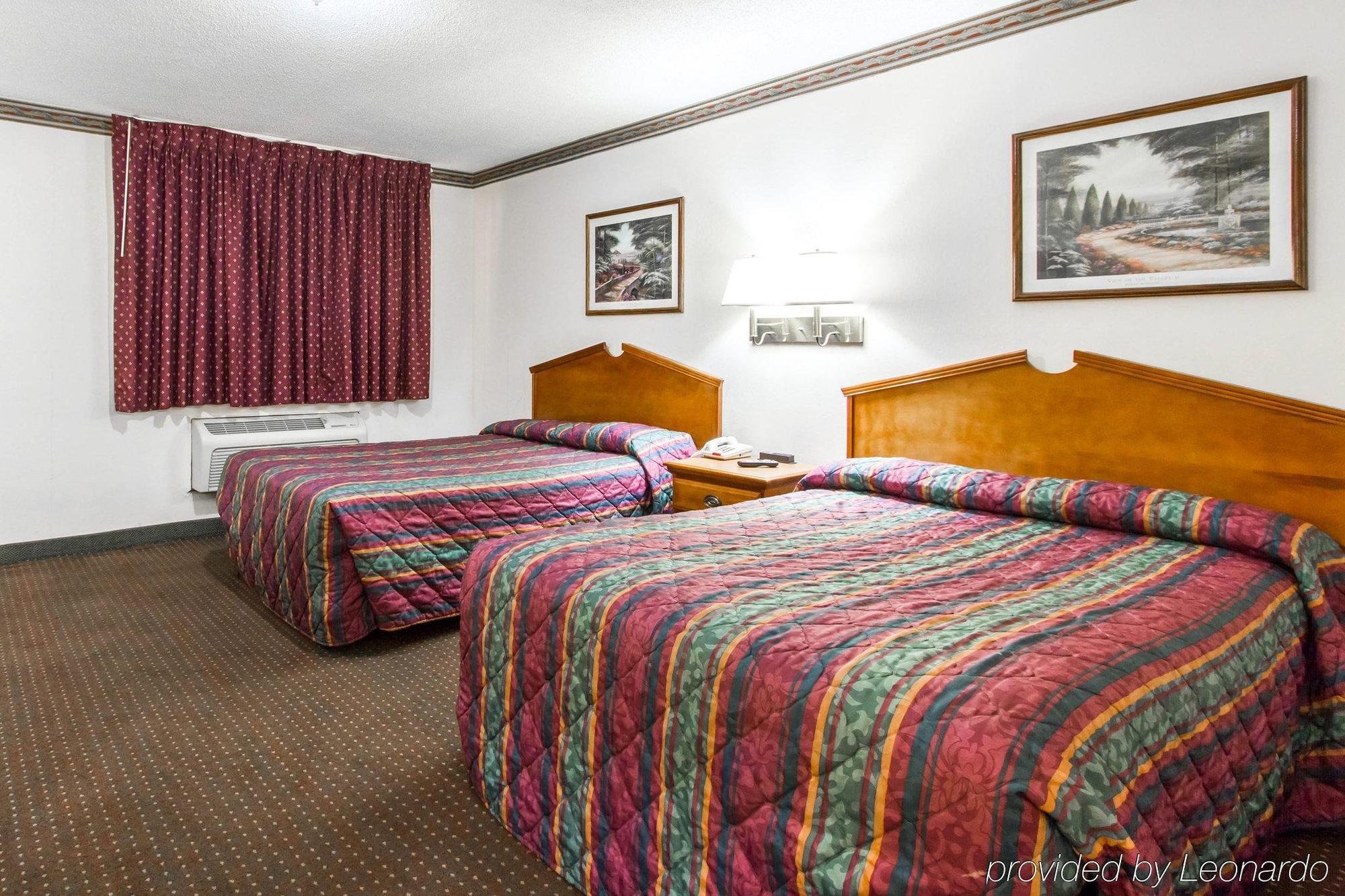 Americas Best Value Inn Opelika Esterno foto
