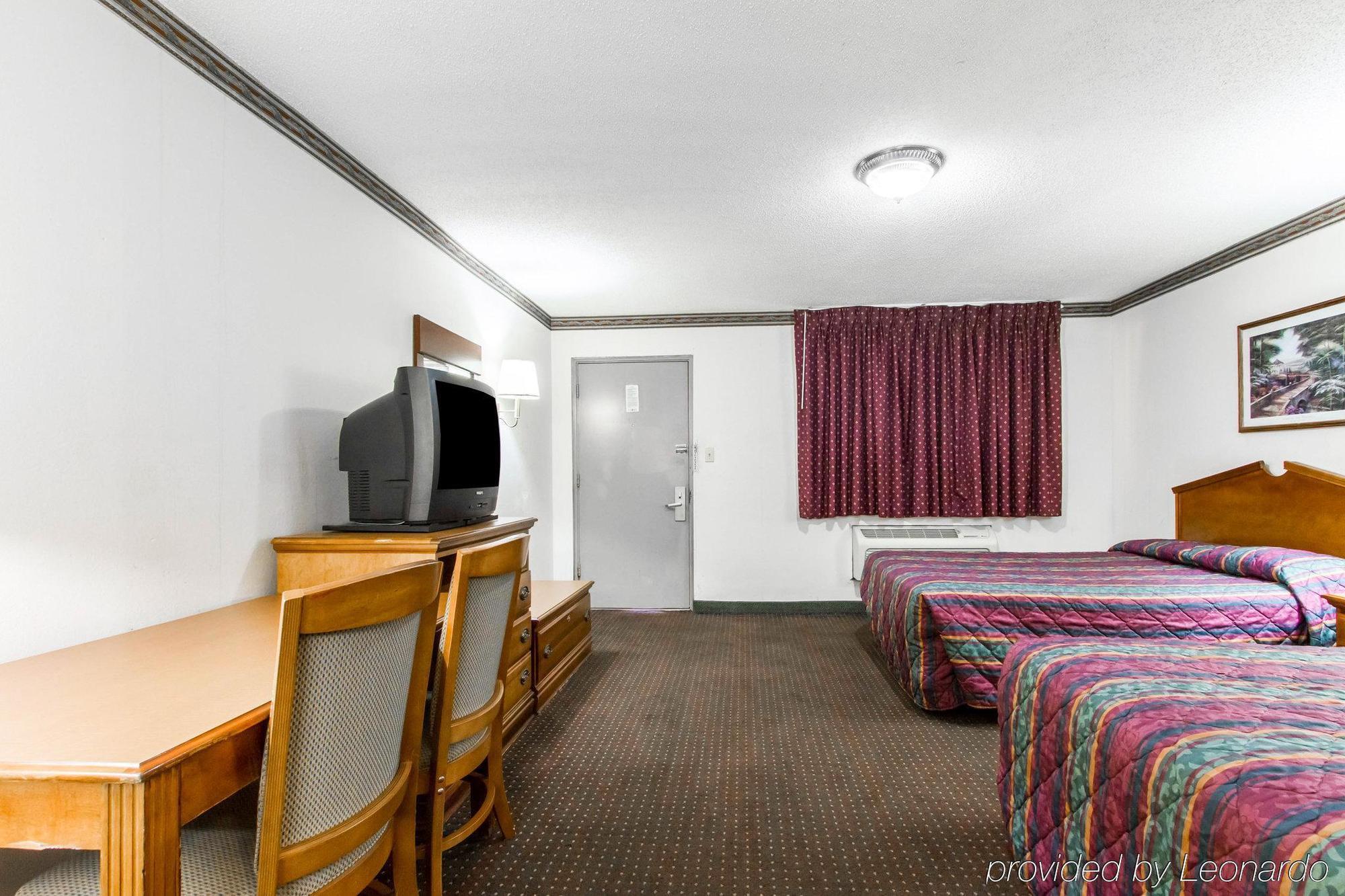 Americas Best Value Inn Opelika Esterno foto