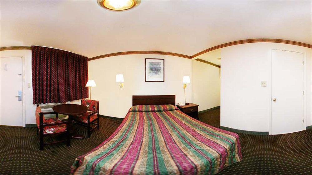 Americas Best Value Inn Opelika Esterno foto